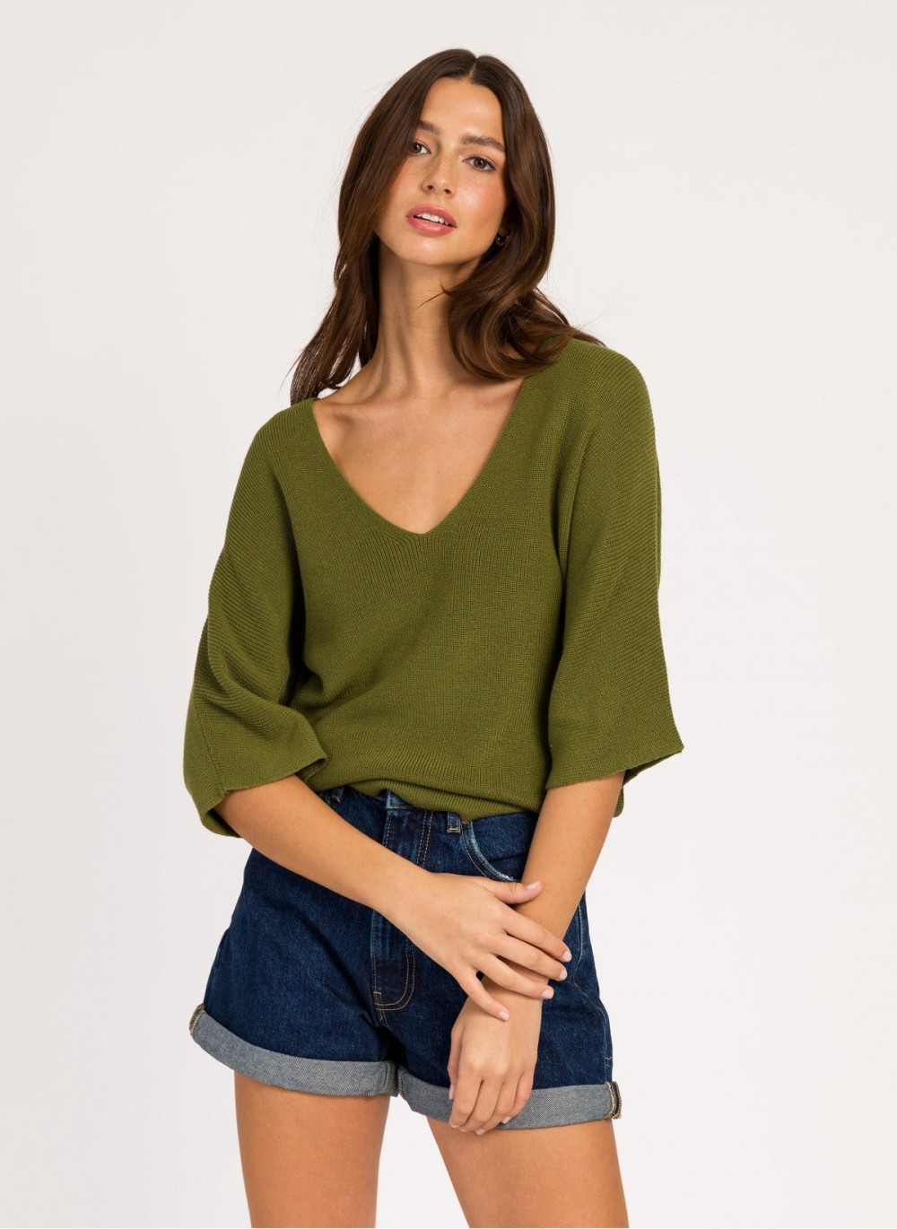 Lenono Knit Sweater: Olive (2)