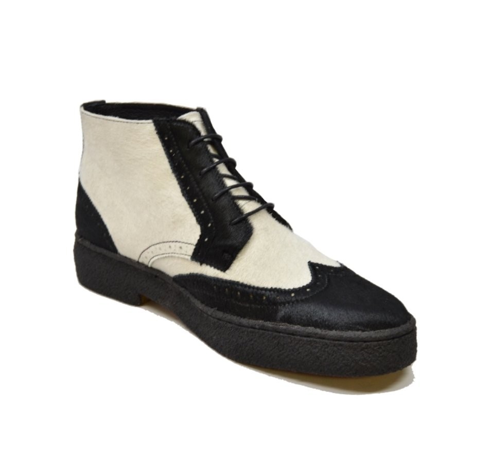 British Walkers Men's Pony & Baby Lama Black & White Skin (4)