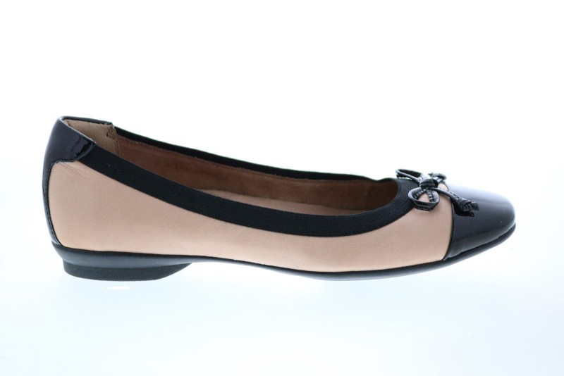 Clarks Candra Glow 26105699 Womens Beige Black Narrow Leather Ballet Flats Shoes (2)